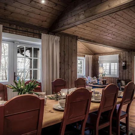 Alpehytte Th622- Premium Ski-In,Out Chalet With 8 Bedroom, Jacuzzi, Sauna *