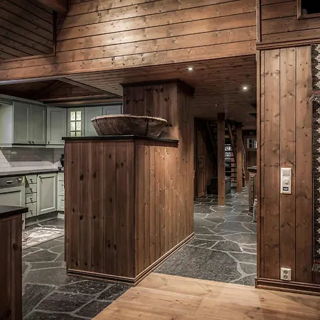Th622- Premium Ski-In,Out Chalet With 8 Bedroom, Jacuzzi, Sauna