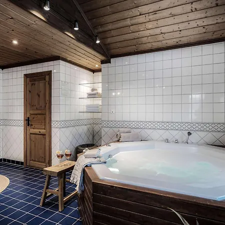 Th622- Premium Ski-In,Out Chalet With 8 Bedroom, Jacuzzi, Sauna *
